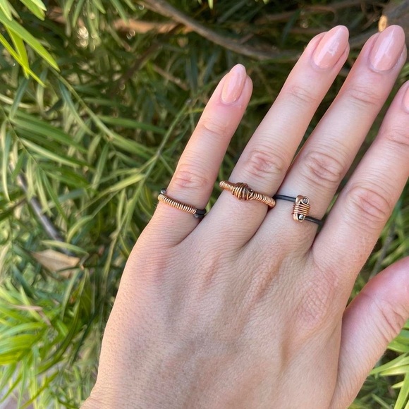 Handmade copper wire ring set 
Size 5.5, 6 and 7 - Picture 3 of 4